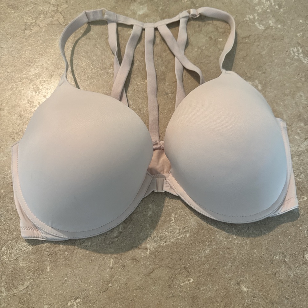 PINK Victoria's Secret light pink T-Shirt Bra with Molded Cups